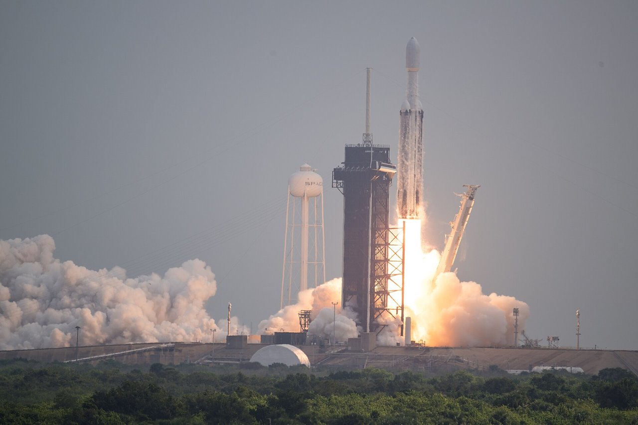 Falcon Heavy launches Psyche from Kennedy Space Center on October 13, 2023