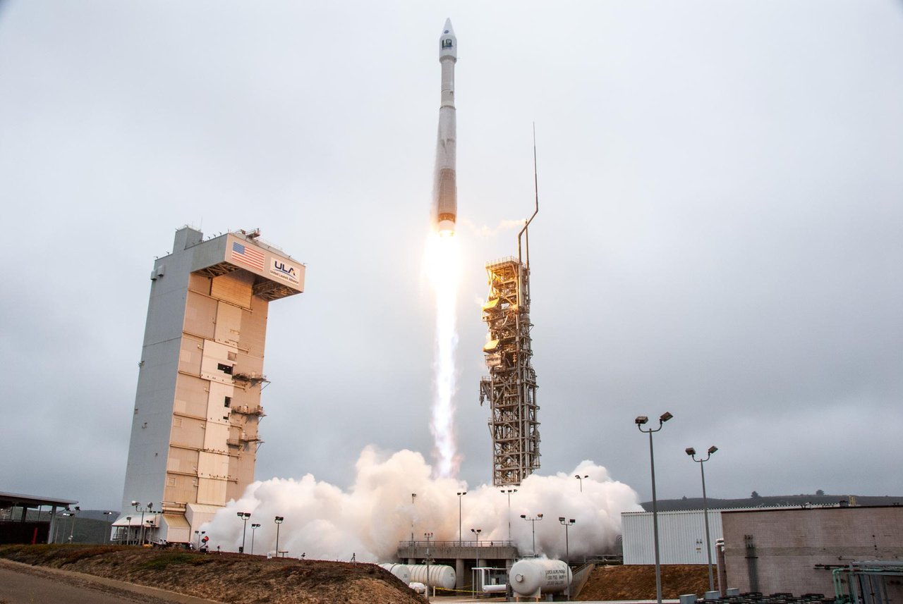 An Atlas V launches Landsat 9 from Vandenberg on September 27, 2021