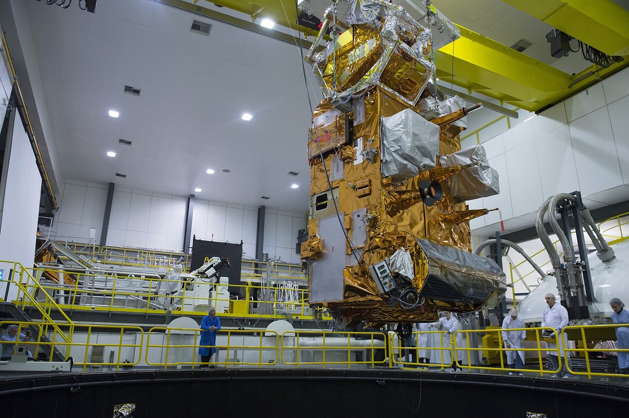 Metop-C’s payload module undergoing thermal-vacuum testing in ESA’s Large Space Simulator